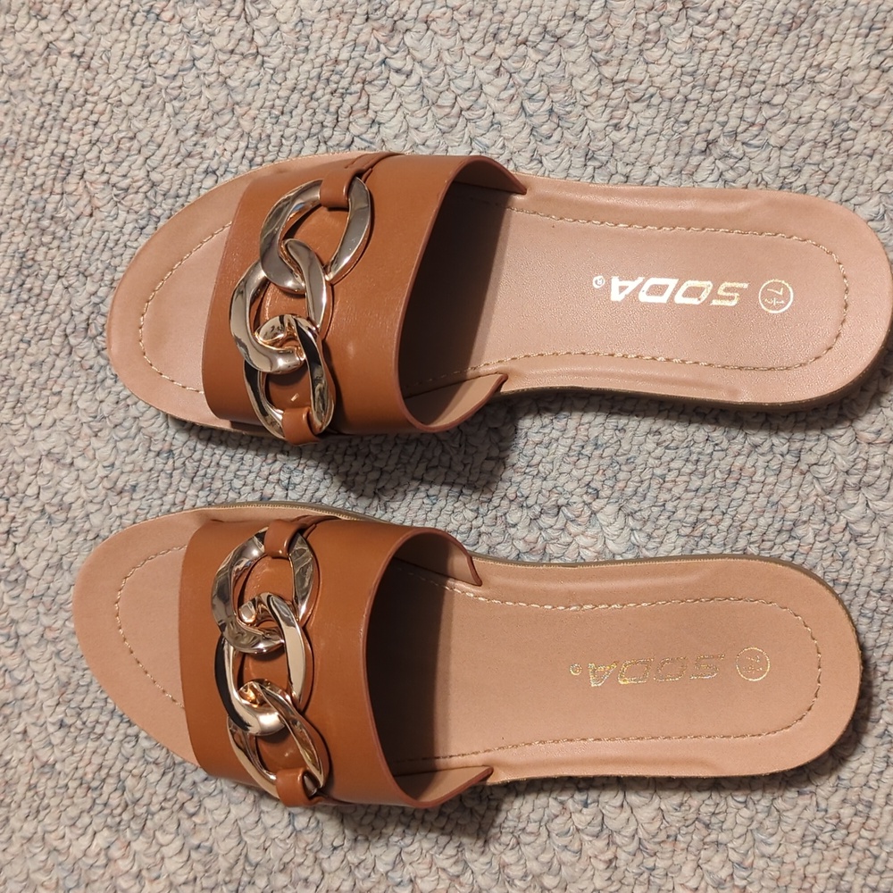 Sandals soda 7.5 NEW
